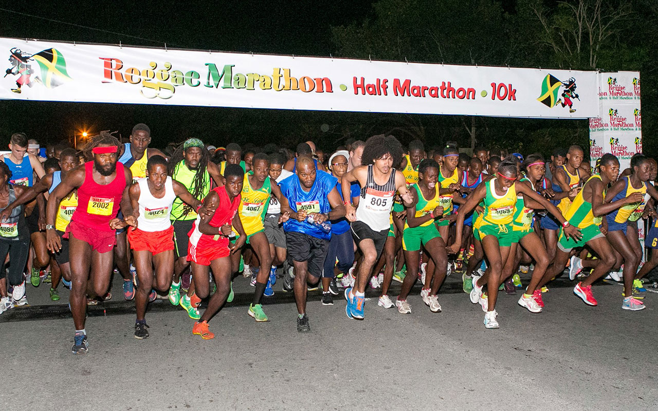 Largada da Reggae Marathon, em Negril. | foto: divulgação Reggae Marathon